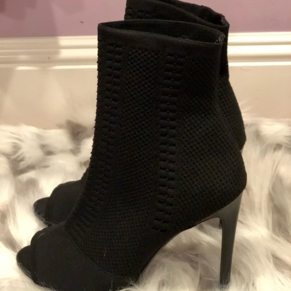 Steve Madden knit stretch heel